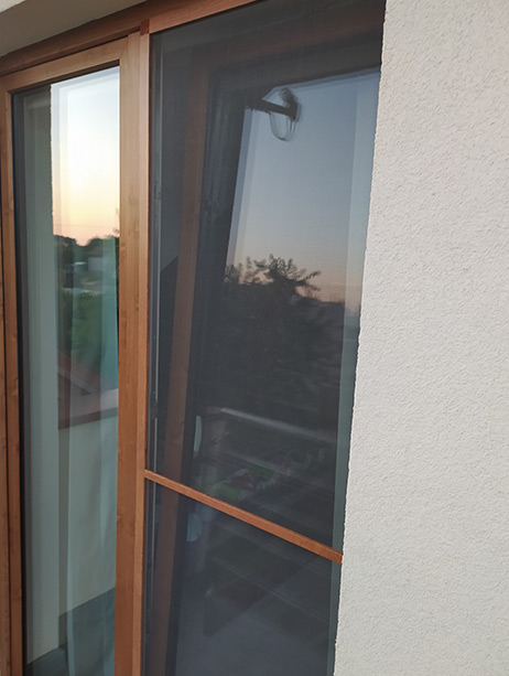 Moskitiera otwierana